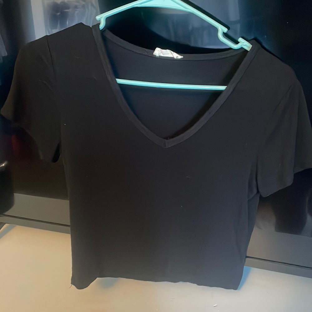 All black v neck crop top